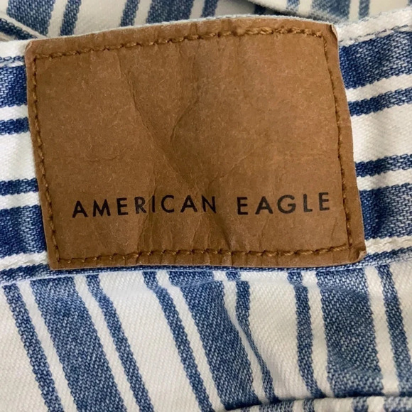 American Eagle Striped Denim Mom Short - Size 6 - Picture 6 of 8